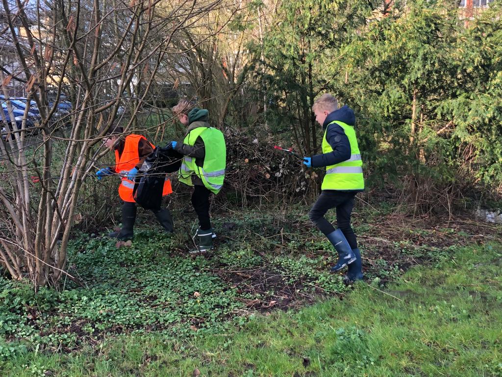 4670Eaec B357 4983 9558 Cd5765757447