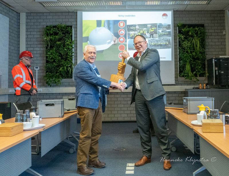 20250404 Bezoek Inwoners Elburg 3 Uitreiking
