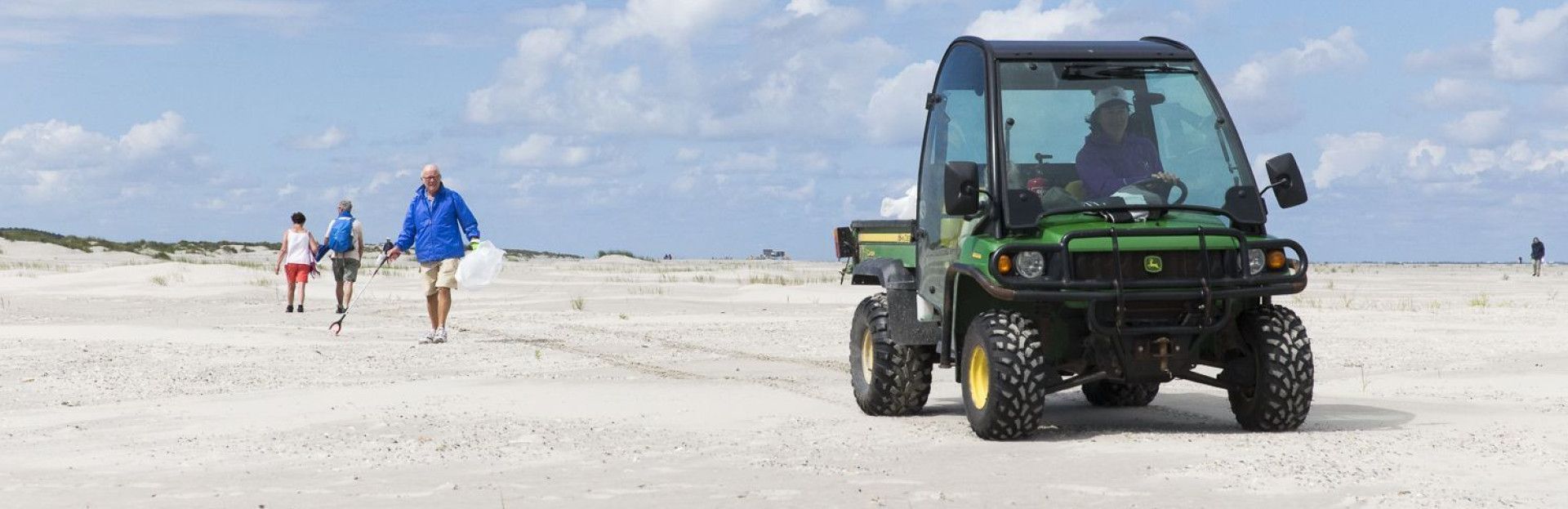 Desktop.Fd3686f6.Hr Boskalis Beach Cleanup Credits Mart Smit
